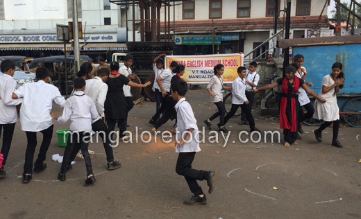 street play1.